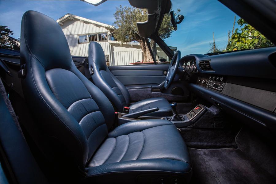Интерьер Porsche 911 Carrera 3.6 Cabriolet 1994 года  (фото 21 из 25)